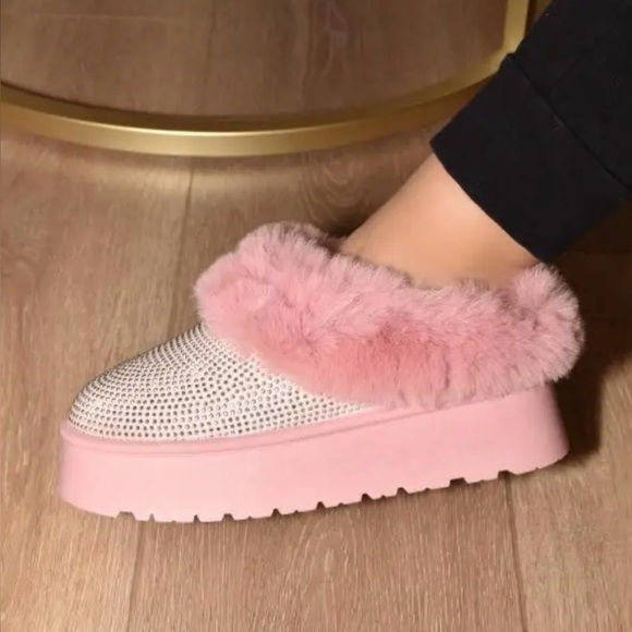 Wild Diva Shoes - Wild Diva Lounge Pink Fur Lined Rhinestone Women's Slippers Shoes New in Box